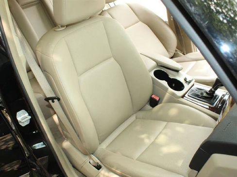 Used 2012 Mercedes-Benz GLK 350 2WD image 13