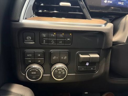 New 2026 Chevrolet Suburban High Country AWD/4WD image 20