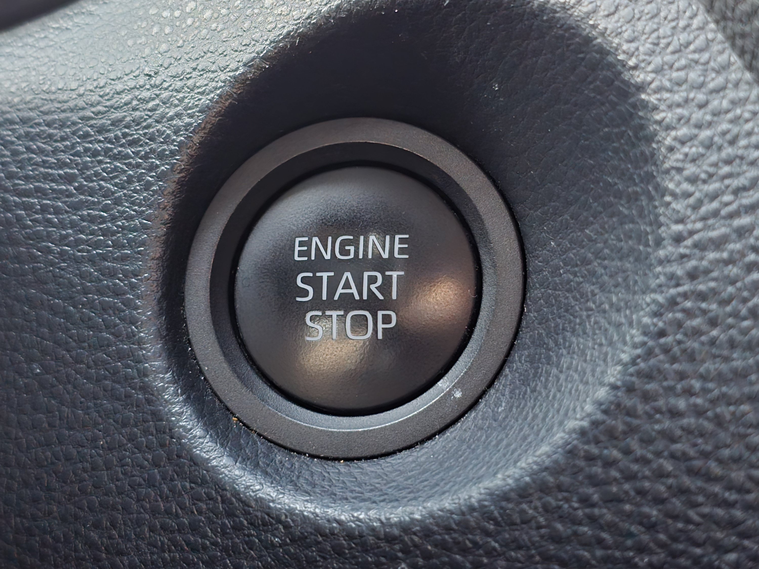 Used 2024 Toyota Corolla Cross XLE FWD image 16