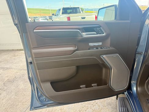 Used 2025 GMC Sierra 1500 Denali w/ Technology Package AWD/4WD image 12