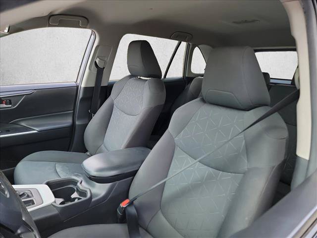 Used 2020 Toyota RAV4 XLE FWD image 10