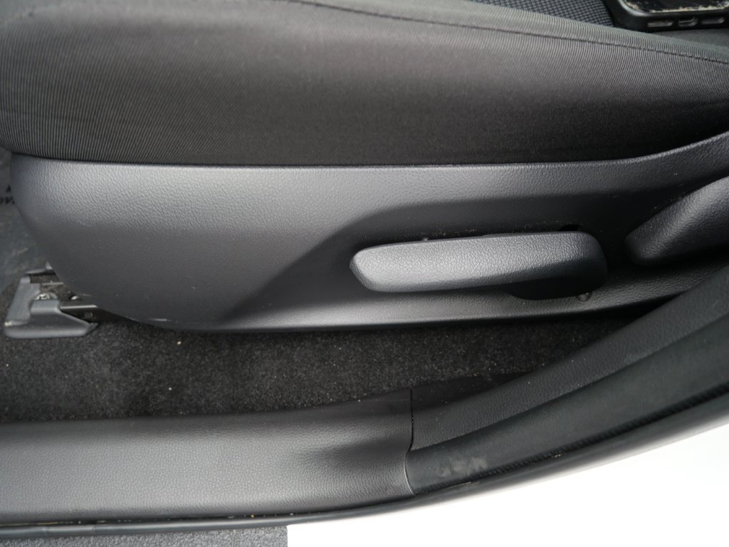 Certified 2025 Toyota RAV4 LE AWD/4WD image 15