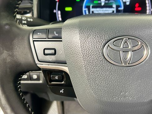 Used 2025 Toyota Camry SE FWD image 18