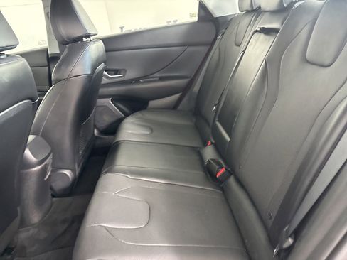 Used 2023 Hyundai Elantra Limited image 21