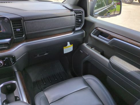 New 2026 GMC Sierra 1500 Elevation w/ Elevation Premium Package AWD/4WD image 17