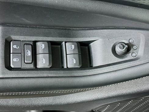 Used 2024 Jeep Grand Cherokee L Laredo image 15