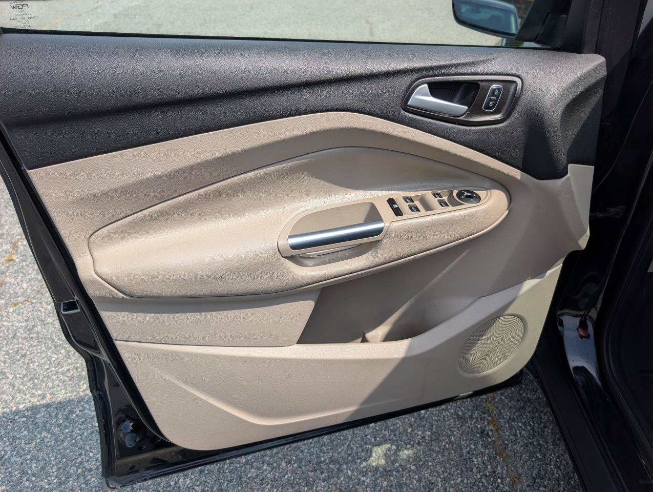 Used 2017 Ford Escape SE FWD image 13