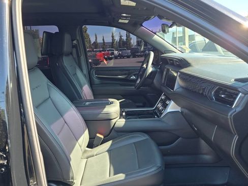 Used 2024 GMC Yukon Denali w/ Advanced Technology Package AWD/4WD image 48