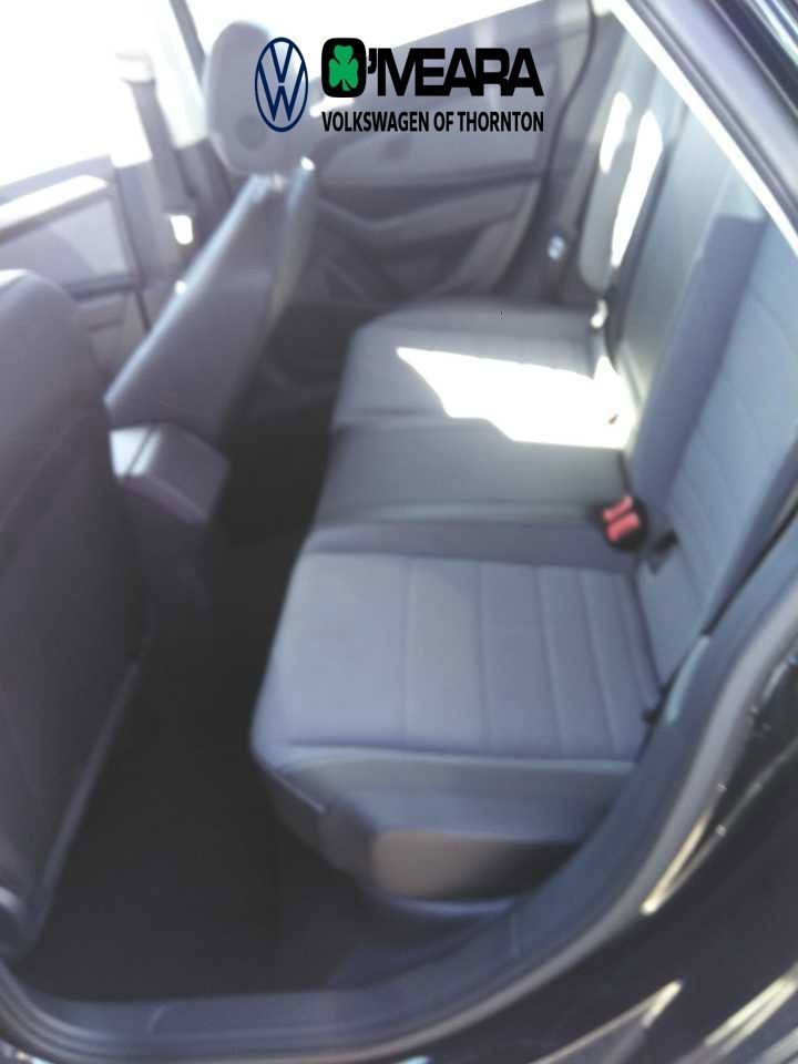 Used 2025 Volkswagen Jetta SE FWD image 4