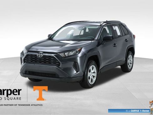 Used 2020 Toyota RAV4 LE image 1