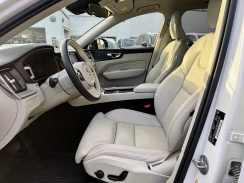 Certified 2024 Volvo XC60 T8 Ultimate w/ Protection Package Premier image 21