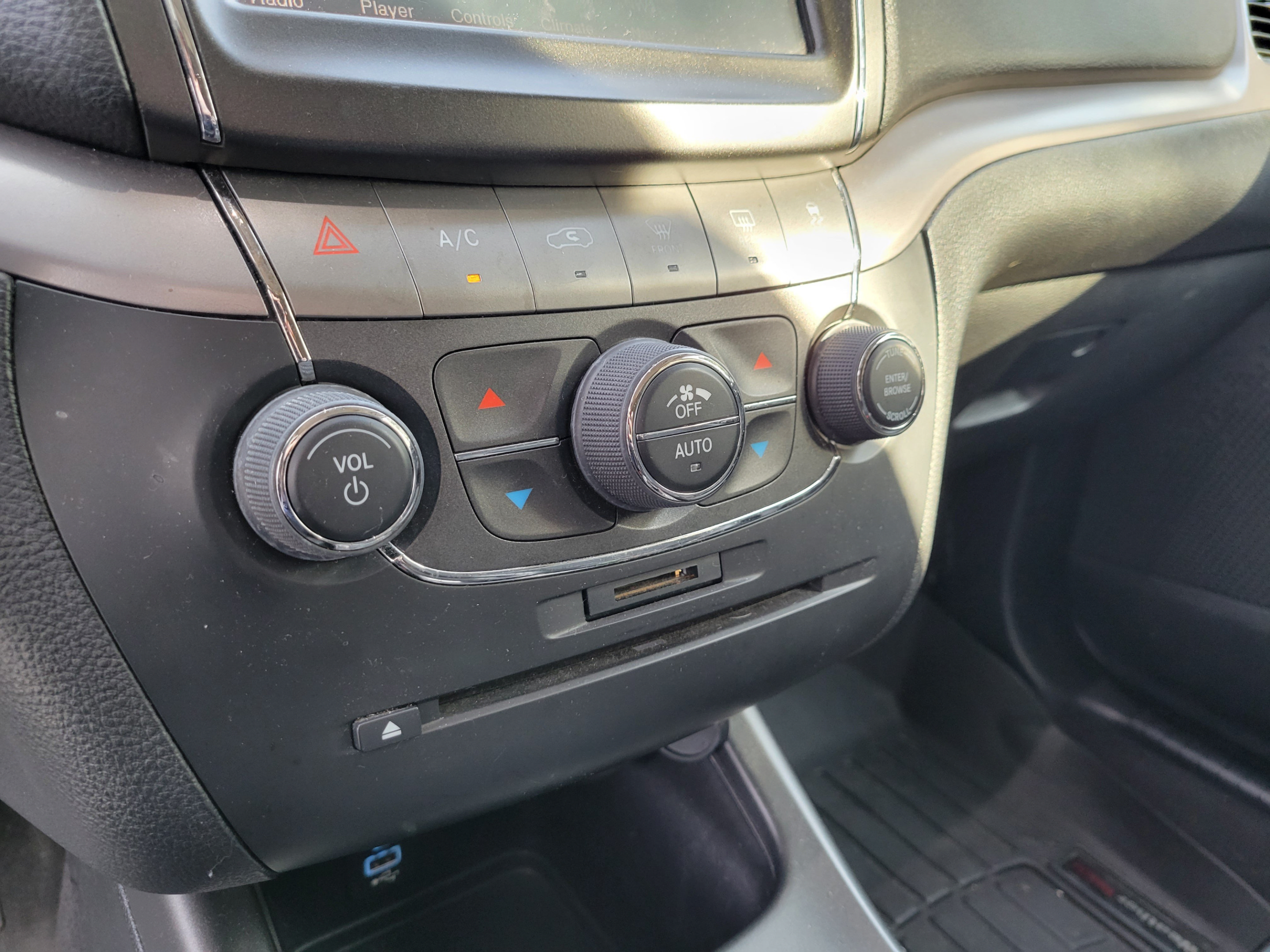 Used 2017 Dodge Journey Crossroad w/ Popular Equipment Group AWD/4WD image 19
