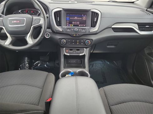 Used 2022 GMC Terrain SLE image 13