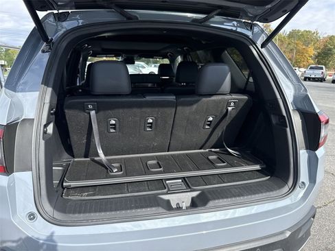 Used 2025 Honda Pilot Black Edition image 46