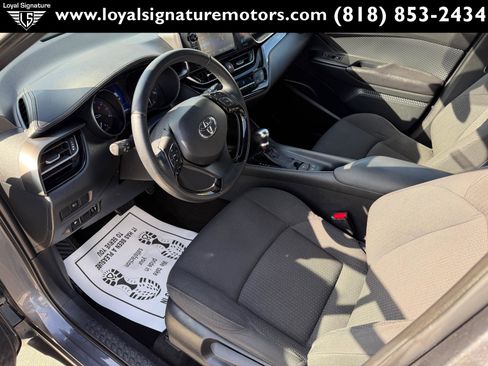 Used 2018 Toyota C-HR XLE image 17