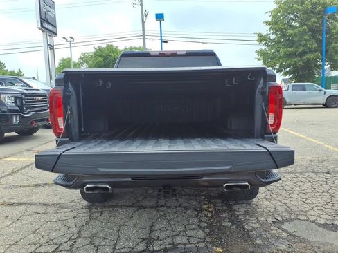 Used 2023 GMC Sierra 1500 AT4 w/ Technology Package AWD/4WD image 8