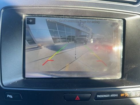 Used 2019 Ford Explorer XLT w/ Equipment Group 202A AWD/4WD image 13