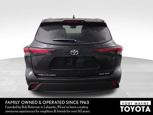 Used 2025 Toyota Highlander XLE image 8