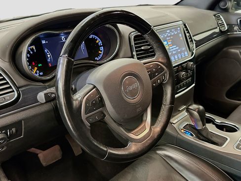 Used 2020 Jeep Grand Cherokee Overland AWD/4WD image 18