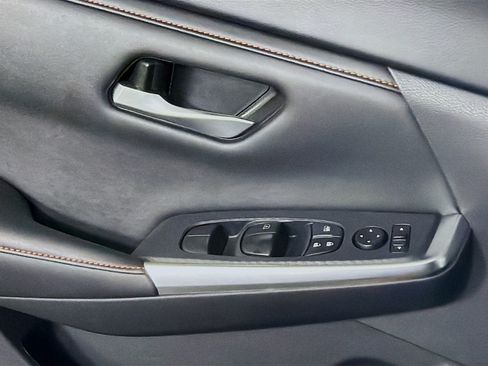 Used 2024 Nissan Sentra SR FWD image 15