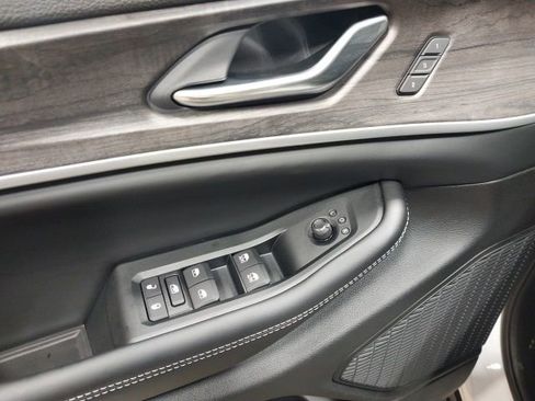 New 2025 Jeep Grand Cherokee Limited image 6