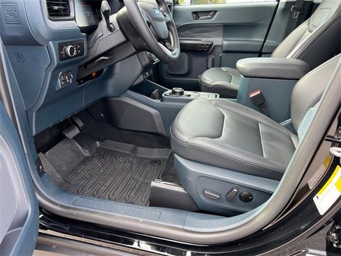 Used 2025 Ford Maverick Lariat w/ Black Appearance Package image 9