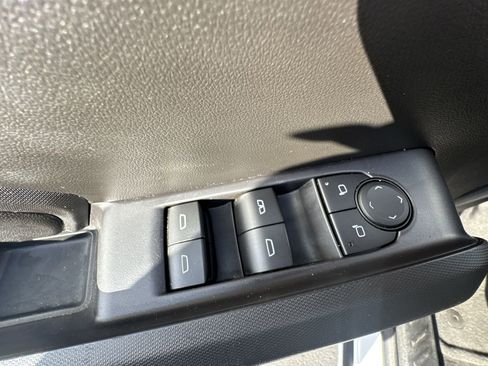 Used 2023 Chevrolet Colorado Trail Boss w/ Technology Package image 13