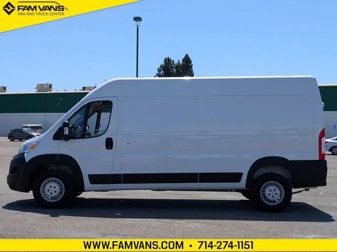Used 2026 RAM ProMaster 2500 w/ Convenience Group FWD image 4