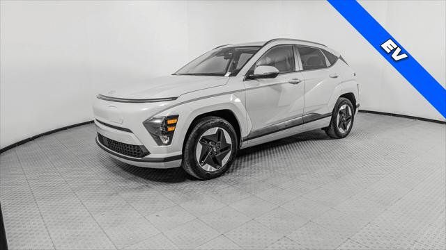 Used 2024 Hyundai Kona SEL FWD image 2