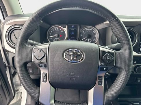 Used 2022 Toyota Tacoma SR5 w/ Technology Package RWD image 22
