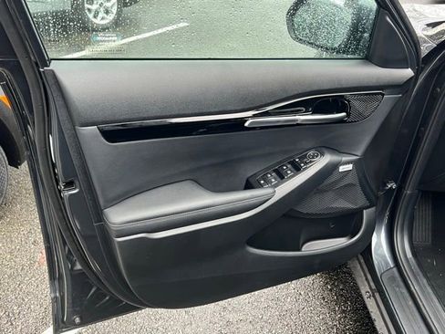 Certified 2025 Kia Seltos SX w/ SX Sunroof Package image 10