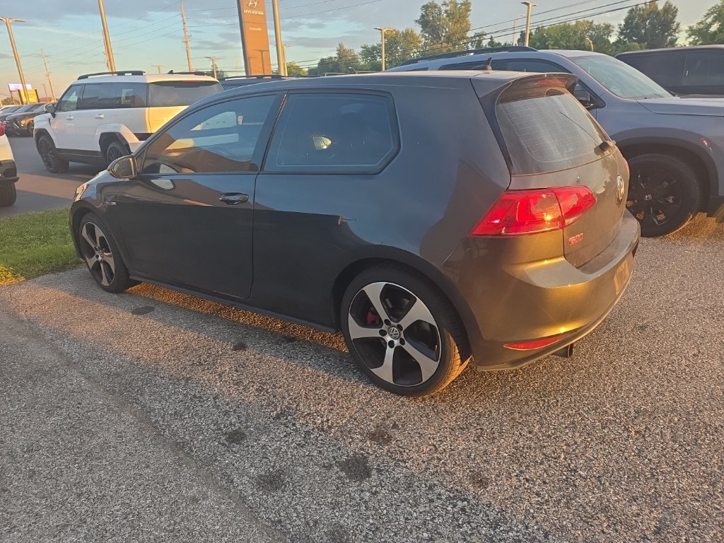 Used 2016 Volkswagen Golf 2-Door FWD image 4