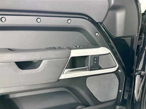 Certified 2023 Land Rover Defender 130 SE image 16