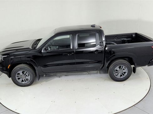 Certified 2025 Nissan Frontier SV image 42