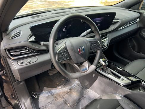 Used 2025 Buick Envista Sport Touring image 31