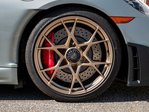 Used 2024 Porsche 718 Cayman GT4 RS image 16