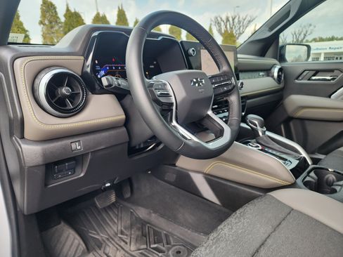 Used 2024 Chevrolet Colorado ZR2 w/ Technology Package image 20