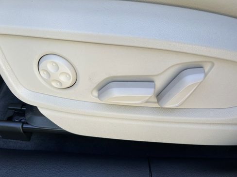 Used 2023 Audi Q5 e Premium Plus image 30