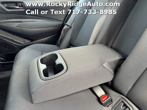 Used 2025 Toyota Corolla LE FWD image 17