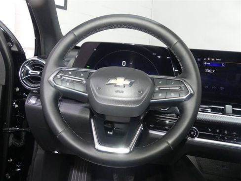 Used 2026 Chevrolet Equinox LT FWD image 30