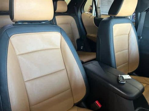 Used 2020 Chevrolet Equinox Premier image 42