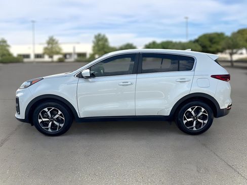 Used 2021 Kia Sportage LX image 4