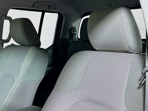 Used 2019 Nissan Frontier SV AWD/4WD image 19