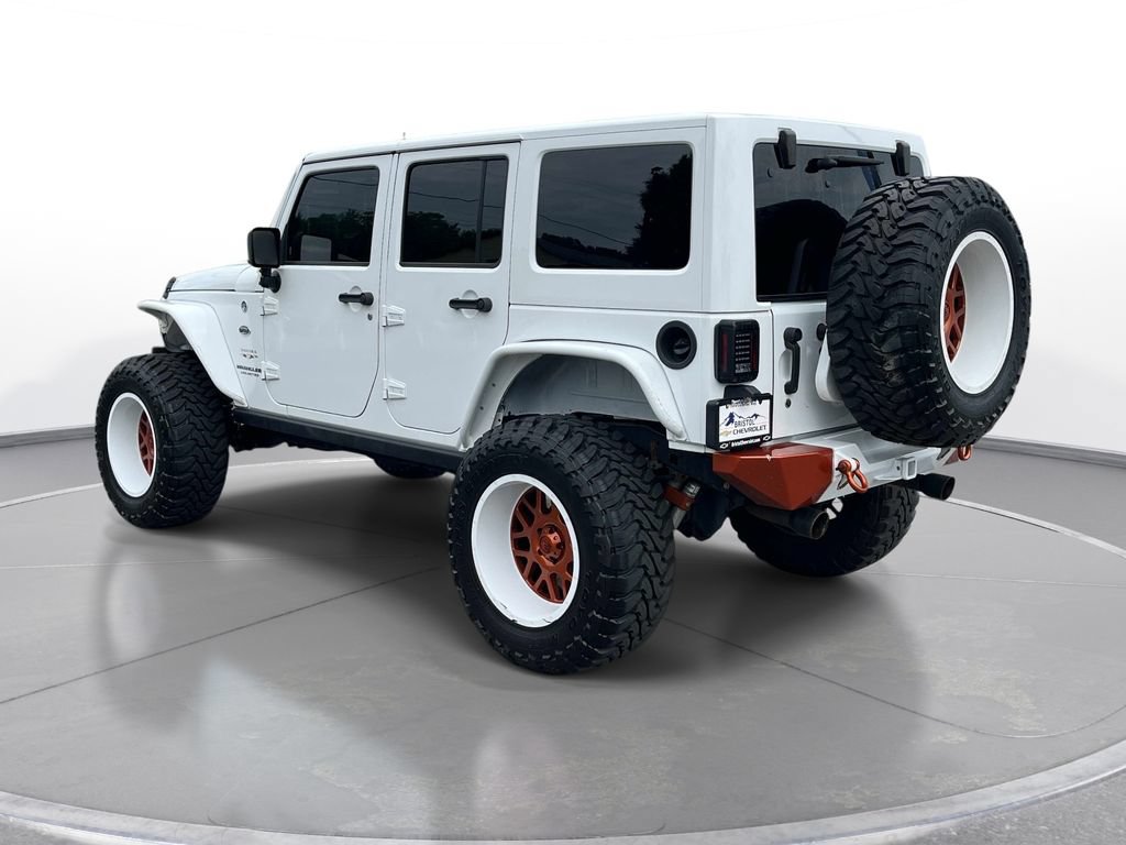 Used 2016 Jeep Wrangler Unlimited Sahara w/ Connectivity Group AWD/4WD image 7
