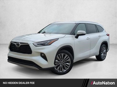 Used 2020 Toyota Highlander Platinum FWD image 1
