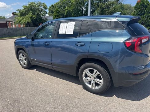 Used 2024 GMC Terrain SLE AWD/4WD image 3