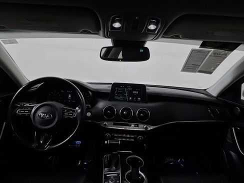 Used 2018 Kia Stinger Premium image 30