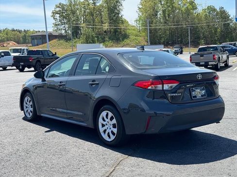 Used 2024 Toyota Corolla LE FWD image 5