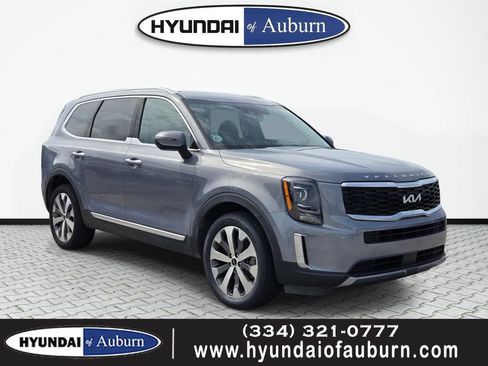 Used 2022 Kia Telluride S FWD image 1