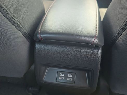 Used 2025 Toyota Corolla SE FWD image 24
